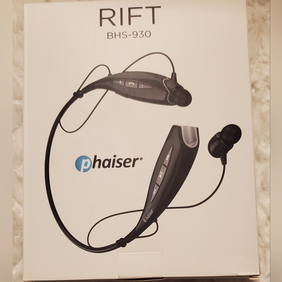 New Phaiser Rift BHS-930 Bluetooth Headphones for Outdoors Blackout - Picture 1 of 4